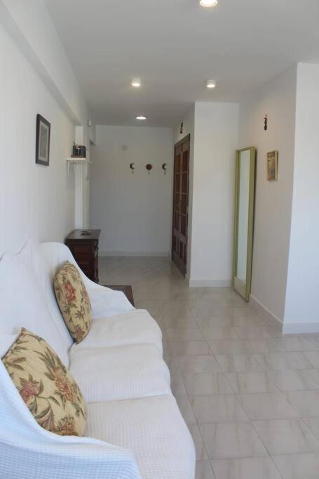 Roch2 - Modern Near Metro Apartment *